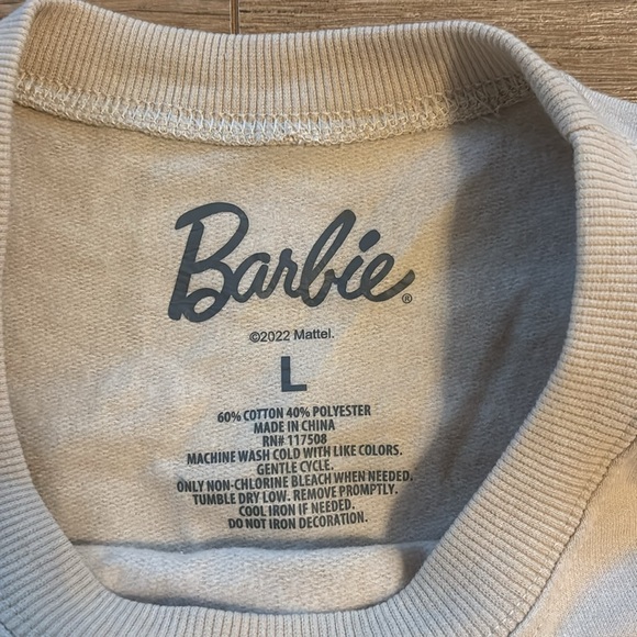 Barbie Squares Shades of Barbie Graphic Tan
Crew Neck Sweatshirt Size Large - Picture 3 of 6